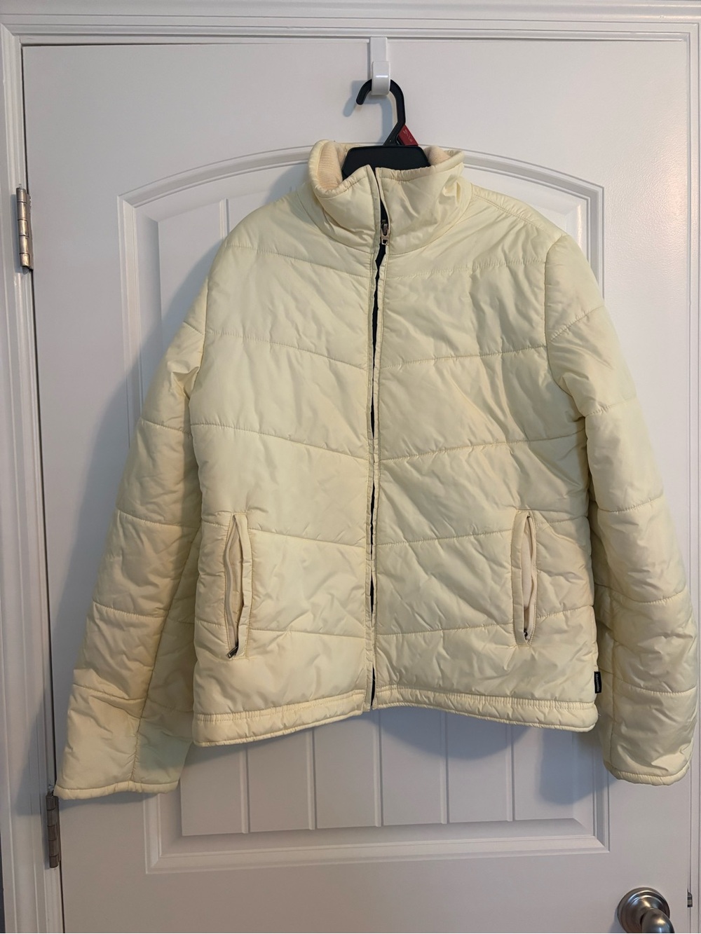 Abercrombie AF Cream with Navy Interior Women's Quilted Puffer Jacket Size Large